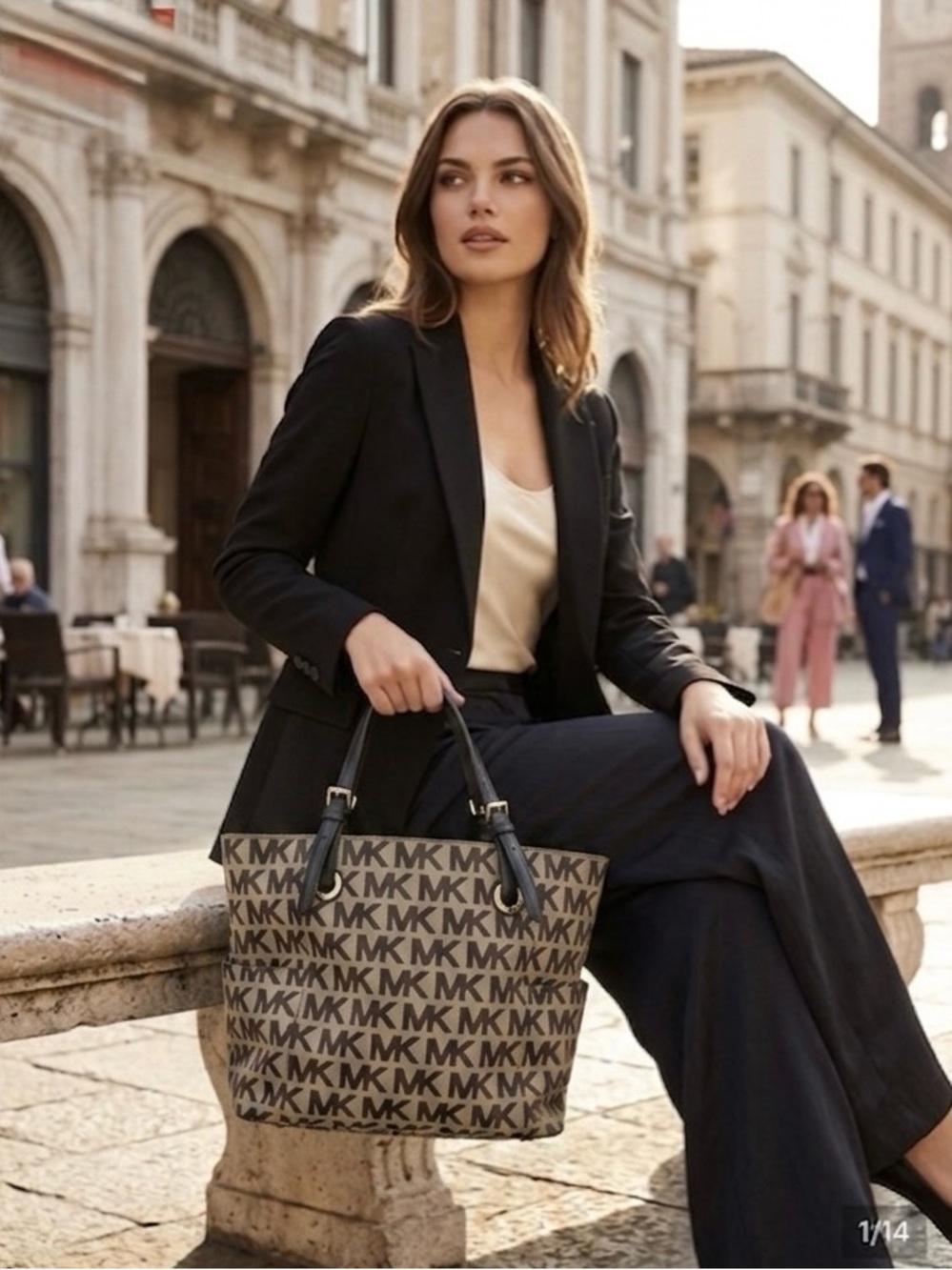 Michael Kors GUC Jet Set Logo
Tote.Coated canvas Beige & Brown MK
Leather straps